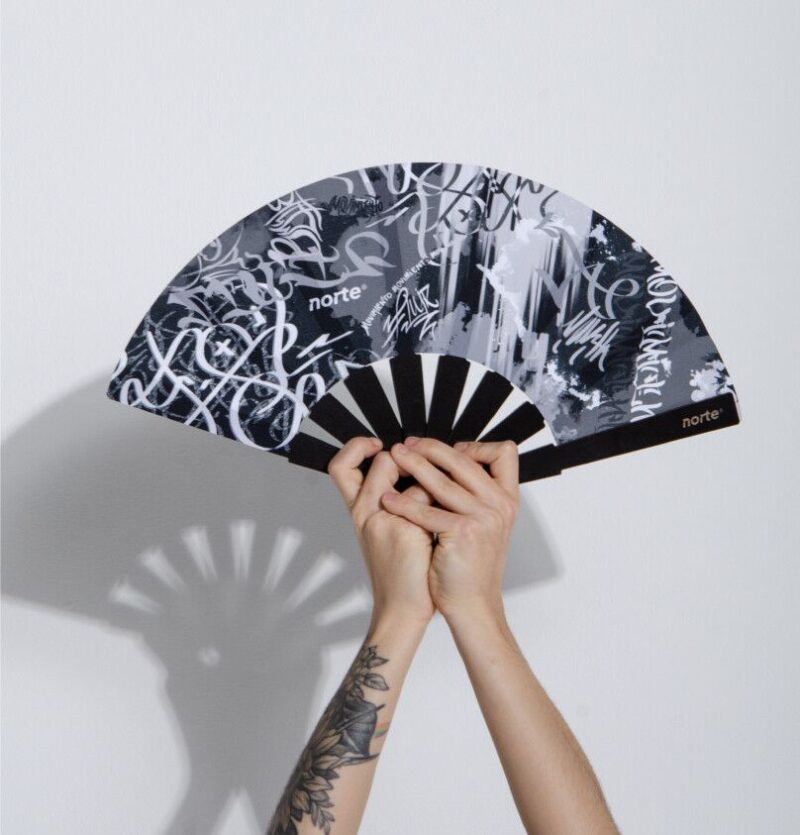 1702657464c42aef7fa4cd3373d131abbb084b250a.jpg Abanico Fluir Silver XL